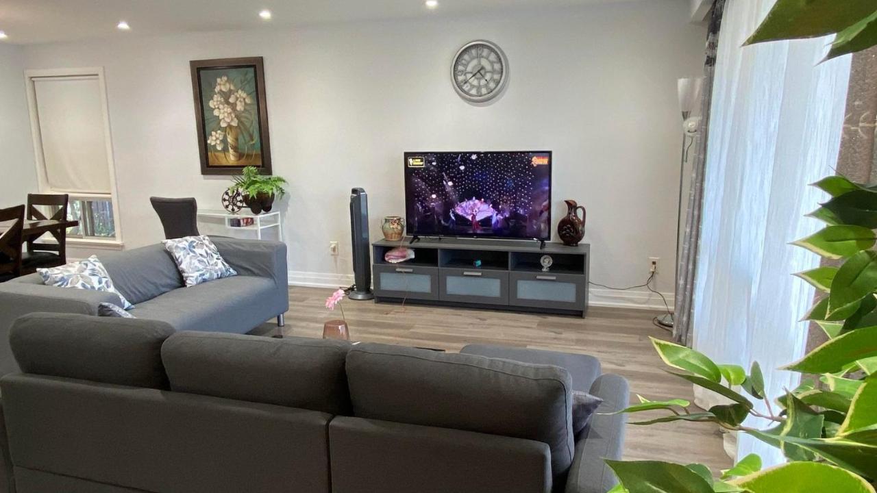 Spectacular 3 Bedroom 2 Wr House - Close To Airport Toronto Exterior foto
