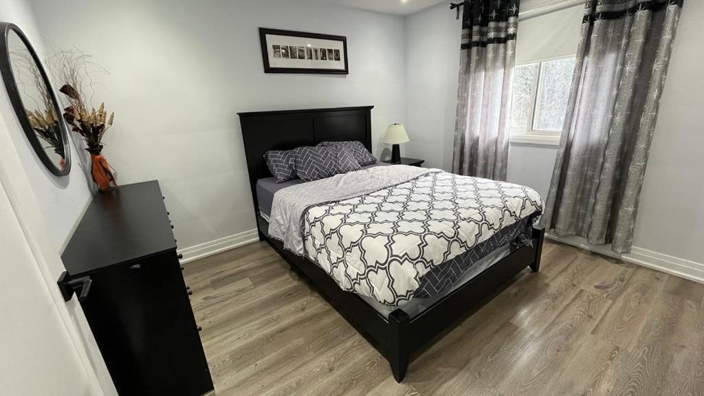 Spectacular 3 Bedroom 2 Wr House - Close To Airport Toronto Exterior foto